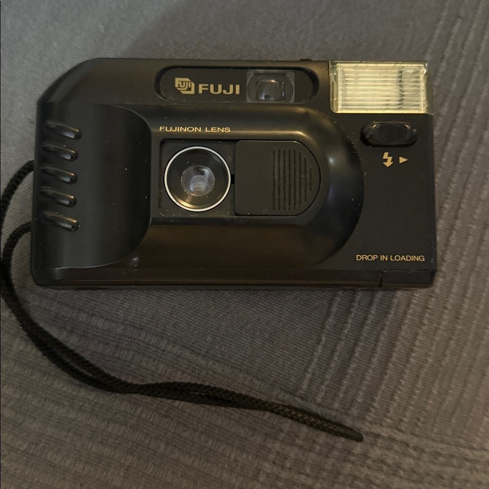 Fuji Black Film Camera. Drop in loading. Black. untested as is
